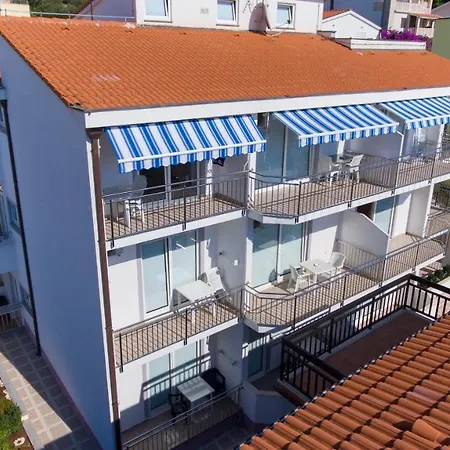 Apartment Pavic *